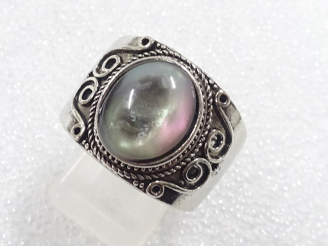 JAPANESE KIMONO / ANTIQUE COLORED STONE RING (SIZE 20)
